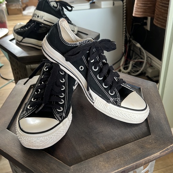Converse, All-star sneakers, women’s 8, CLEAN